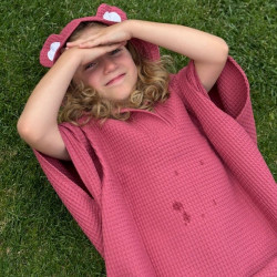 Detské letné pončo s kapucňou a uškami ružové