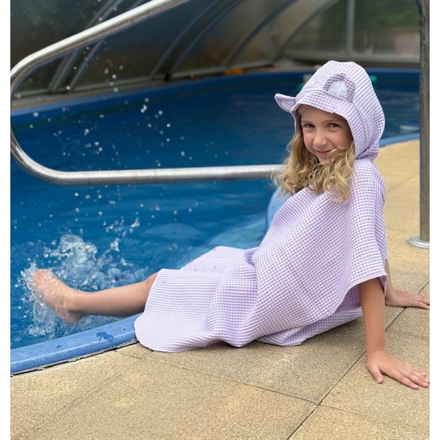 Detské pončo s kapucňou a uškami fialové