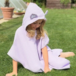 Detské pončo s kapucňou a uškami fialové
