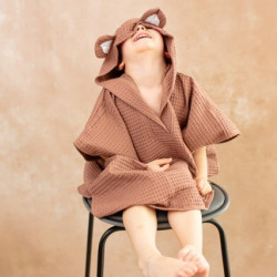 Detské pončo s kapucňou a uškami hnedé