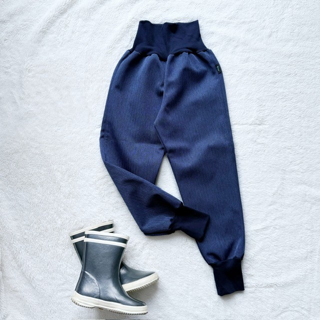 Detské zateplené softshellové nohavice tmavomodré - vzor rybia kosť