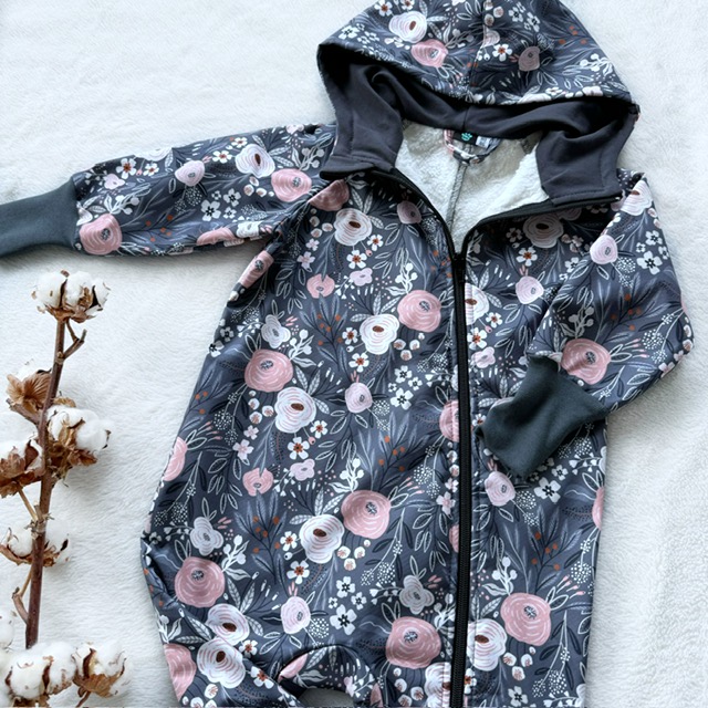 Detský softshellový overal s barančekom RUŽOVÉ KVETY NA ŠEDOM