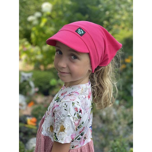 Detská letná šatka so šiltom cyklámenová