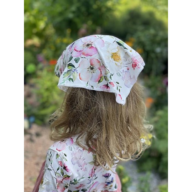 Detská letná šatka so šiltom KVETY