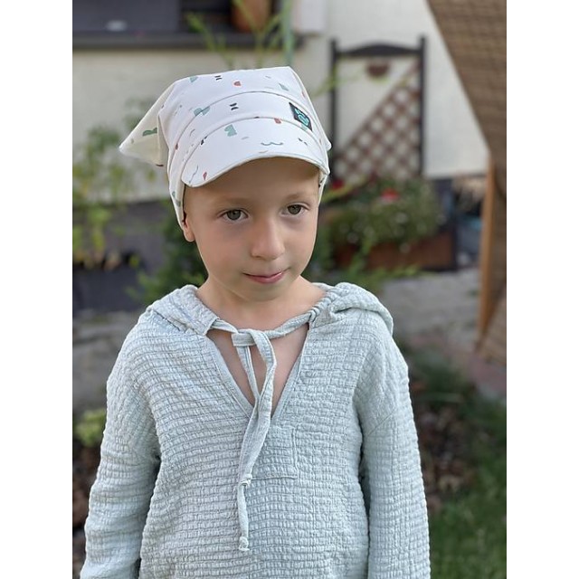 Detská letná šatka so šiltom TVARY