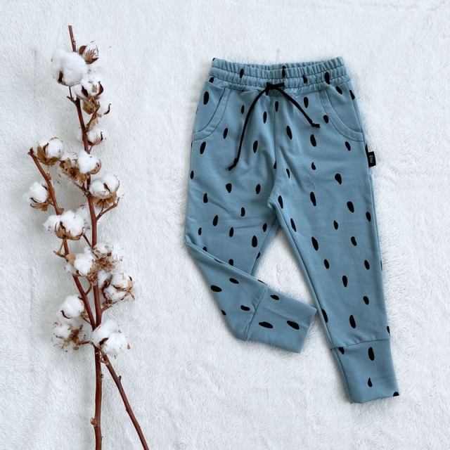 Detské klasické tepláčiky ČIERNE FLIAČIKY modré