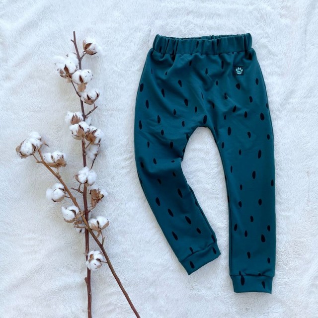 Detské tepláčiky ČIERNE FLIAČIKY smaragd