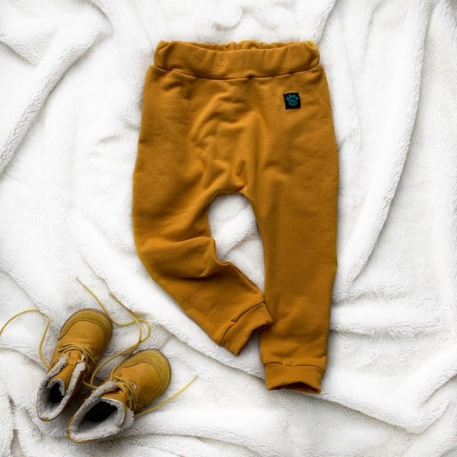 Detské zimné zateplené tepláčiky horčicové